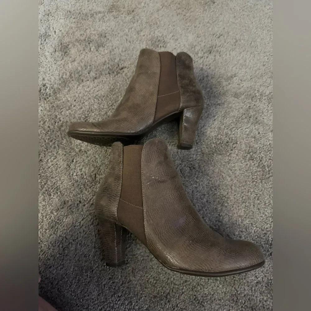 A2 by Aerosoles Snakeskin Print Boots Women's Size 7 1/2 Tan Brown